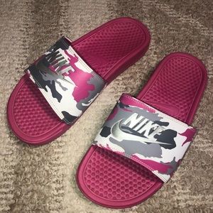 Women’s Nike slides